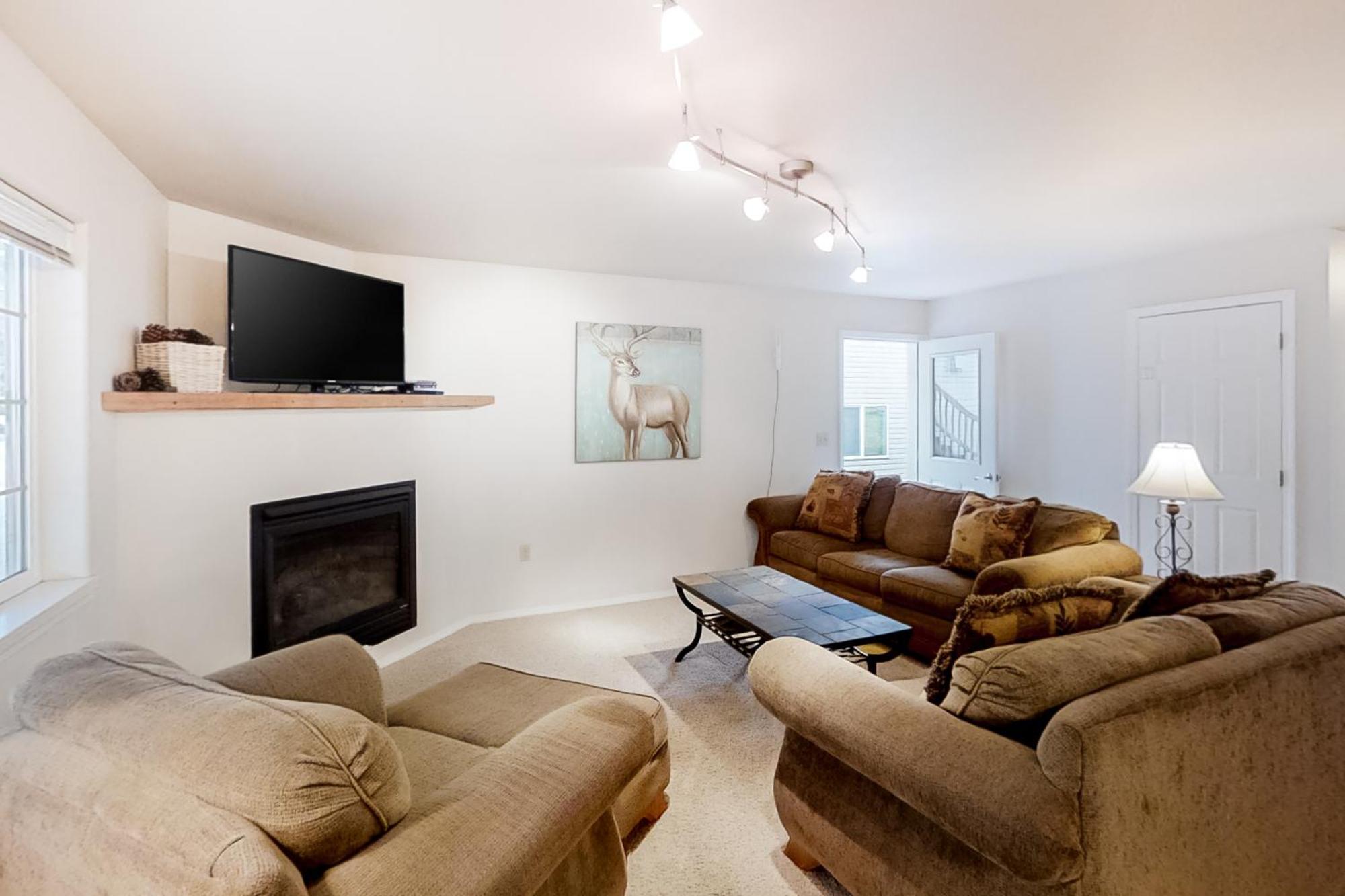 Creek Condos Joseph Room photo